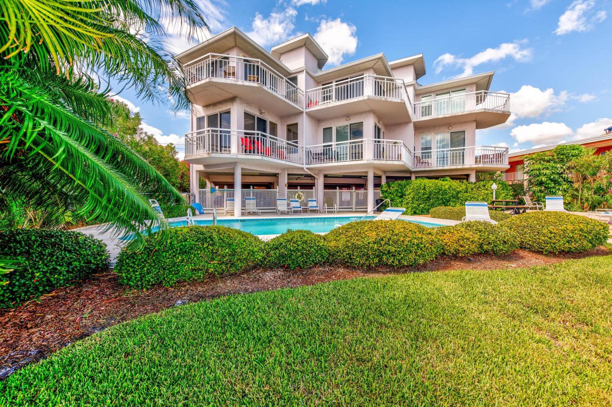 Vila Amadeus 2 St. Pete Beach Exteriér fotografie
